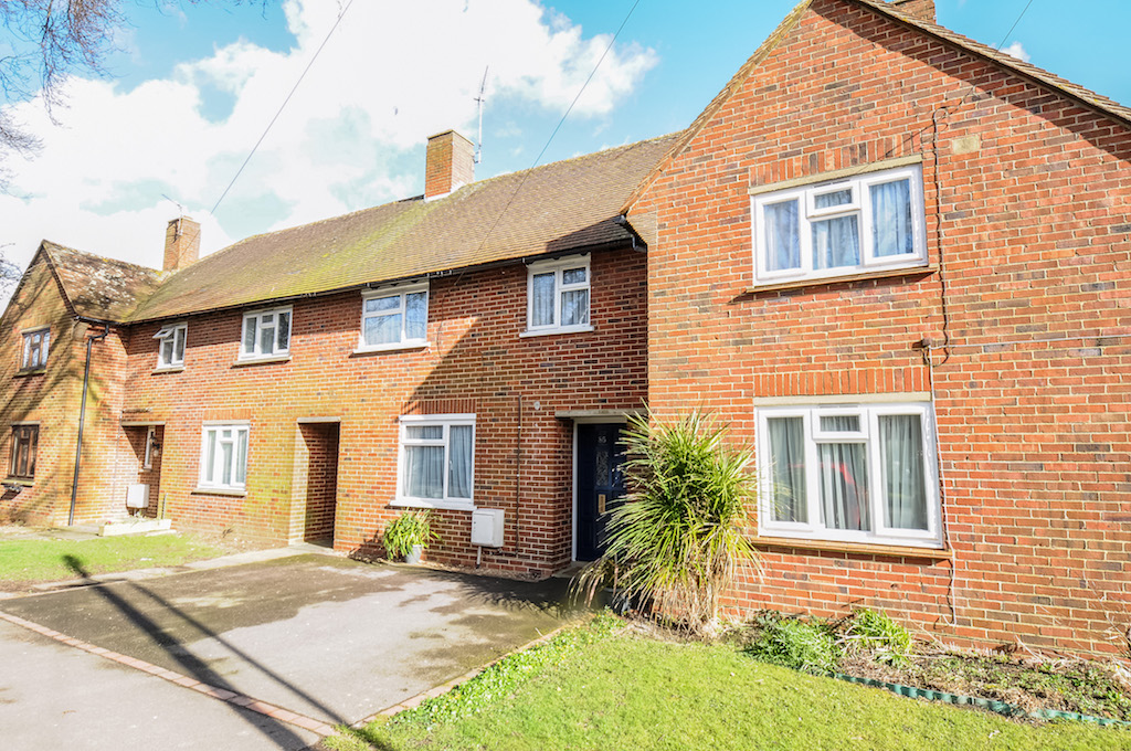 Property for Sale, Birdham 85 Crooked Lane Baileys Estate Agent